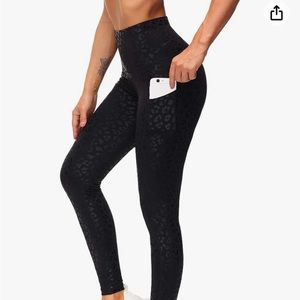 THE GYM PEOPLE black cheetah leggings - size small